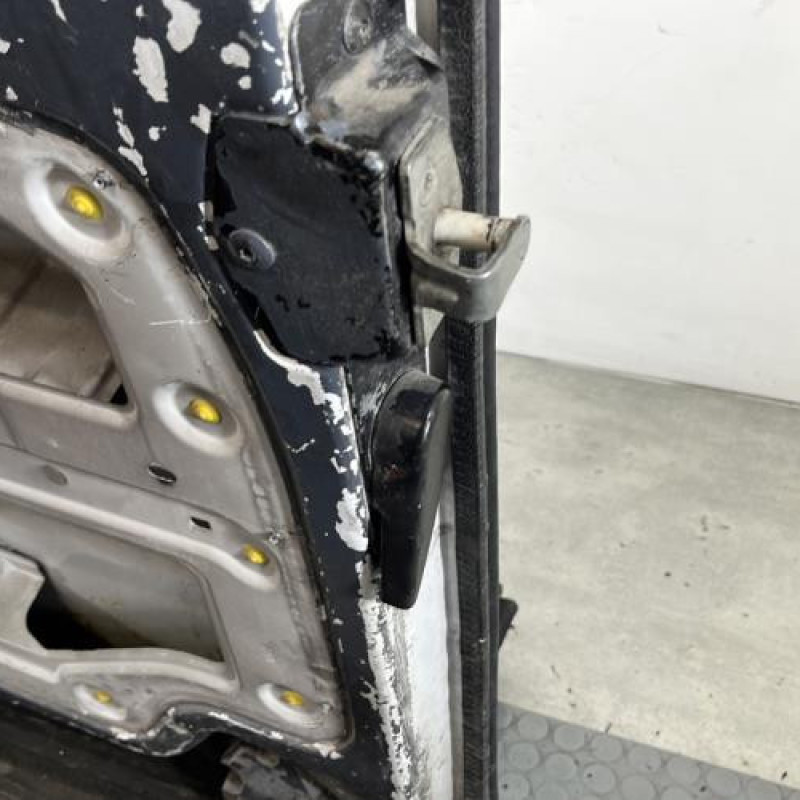 Porte de coffre droit RENAULT TRAFIC 2 Photo n°4