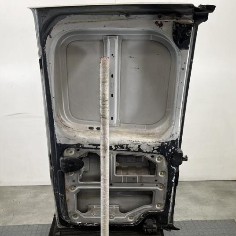 Porte de coffre droit RENAULT TRAFIC 2 Photo n°8