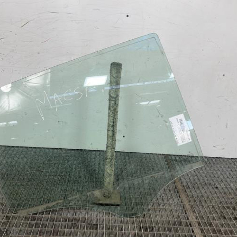 Vitre arriere droit MERCEDES CLASSE A 169 Photo n°1