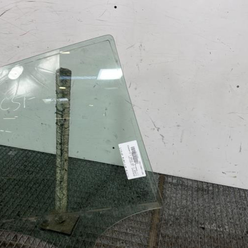 Vitre arriere droit MERCEDES CLASSE A 169 Photo n°3