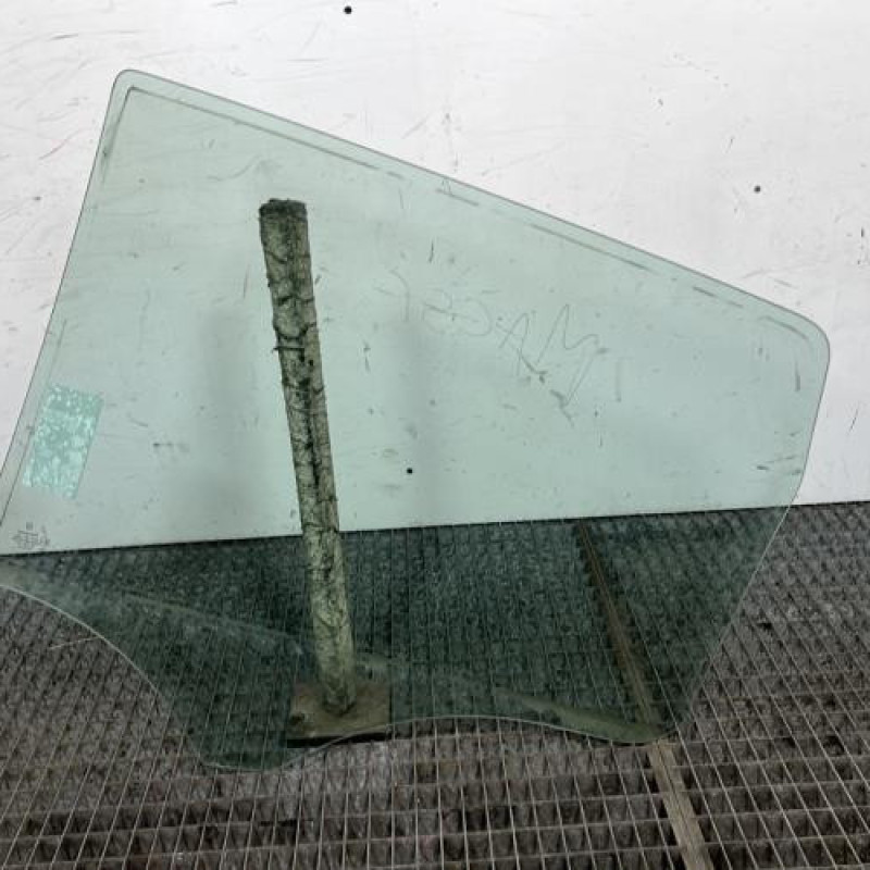 Vitre arriere droit MERCEDES CLASSE A 169 Photo n°4