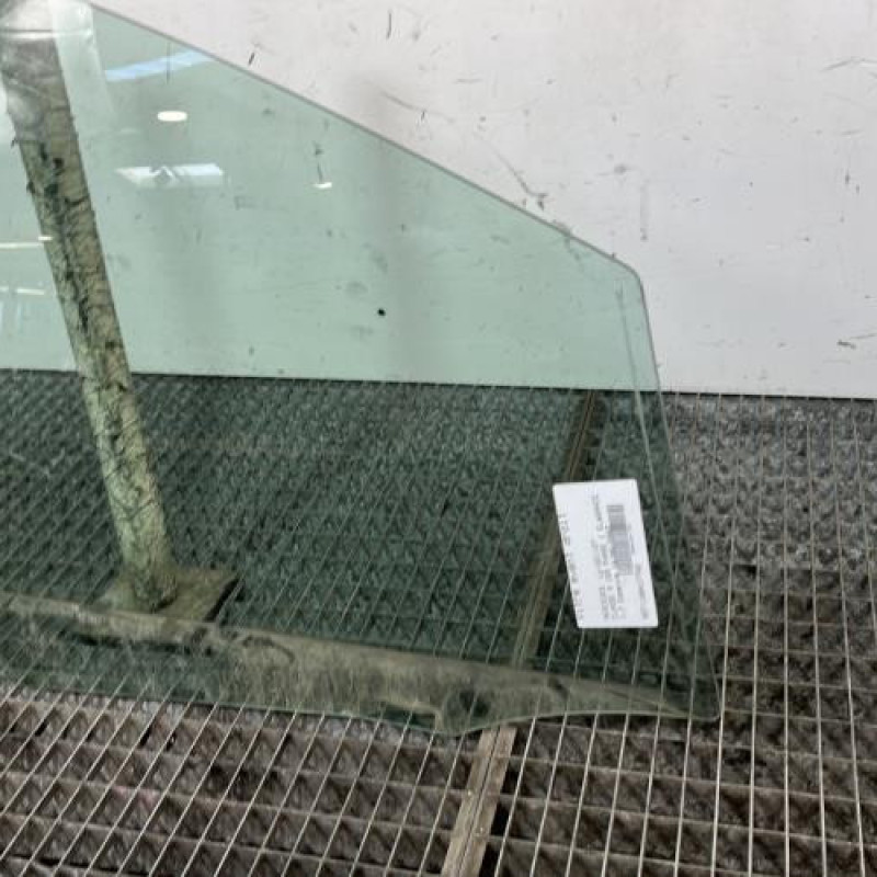 Vitre avant droit MERCEDES CLASSE A 169 Photo n°2