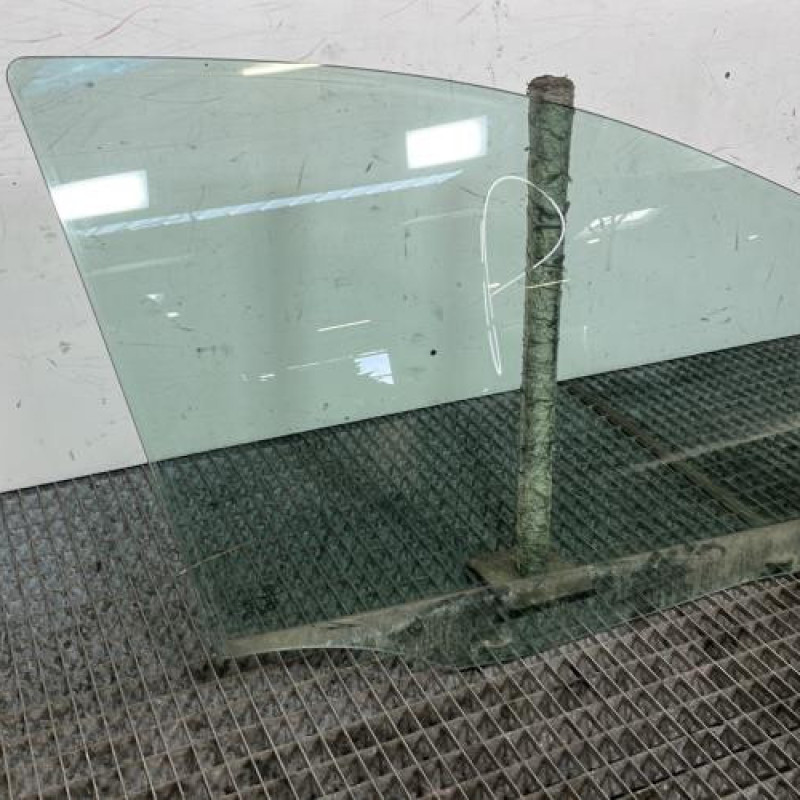 Vitre avant droit MERCEDES CLASSE A 169 Photo n°3