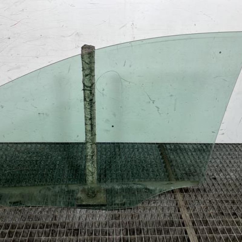 Vitre avant droit MERCEDES CLASSE A 169 Photo n°4