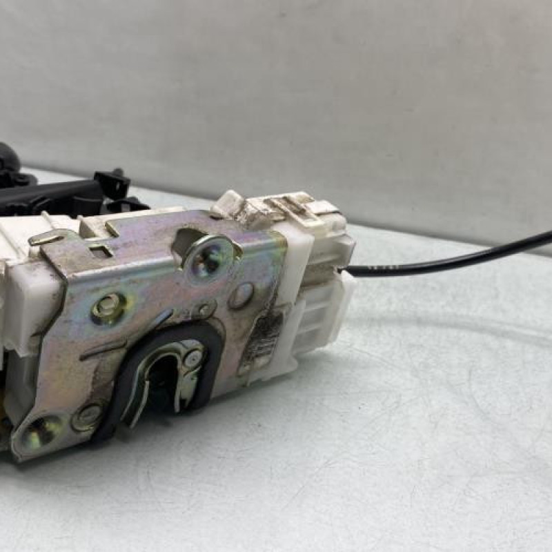 Serrure avant gauche MERCEDES CLASSE A 169 Photo n°1