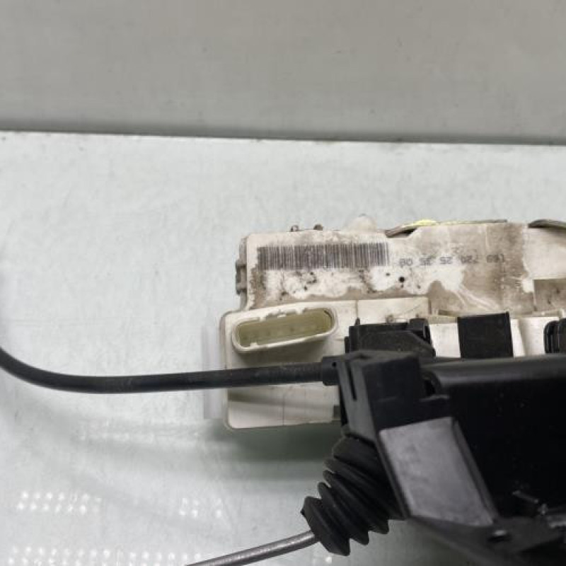 Serrure avant gauche MERCEDES CLASSE A 169 Photo n°5