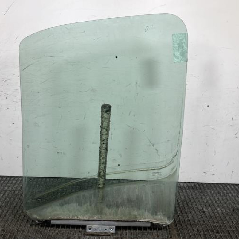 Vitre avant droit RENAULT MASTER 2 Photo n°4