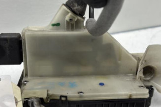 Serrure avant gauche PEUGEOT 208 1