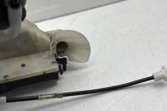 Serrure avant gauche PEUGEOT 208 1