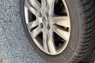 Pretensionneur de ceinture avant gauche PEUGEOT 5008 1