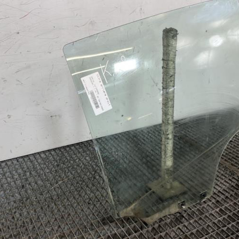 Vitre arriere droit DACIA SANDERO 1 Photo n°2