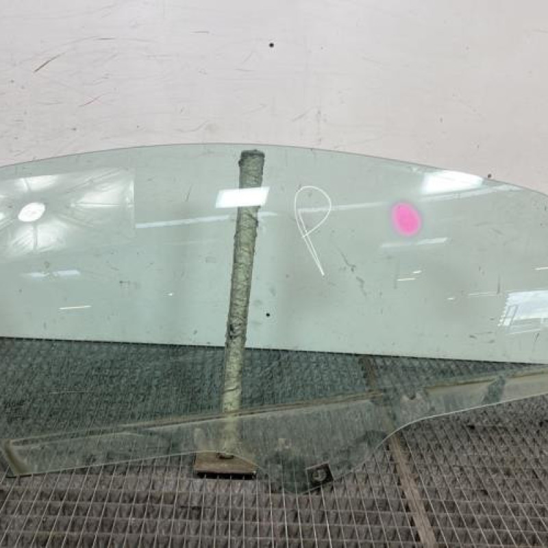 Vitre avant droit FIAT GRANDE PUNTO Photo n°1