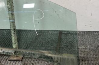 Vitre avant droit PEUGEOT 207