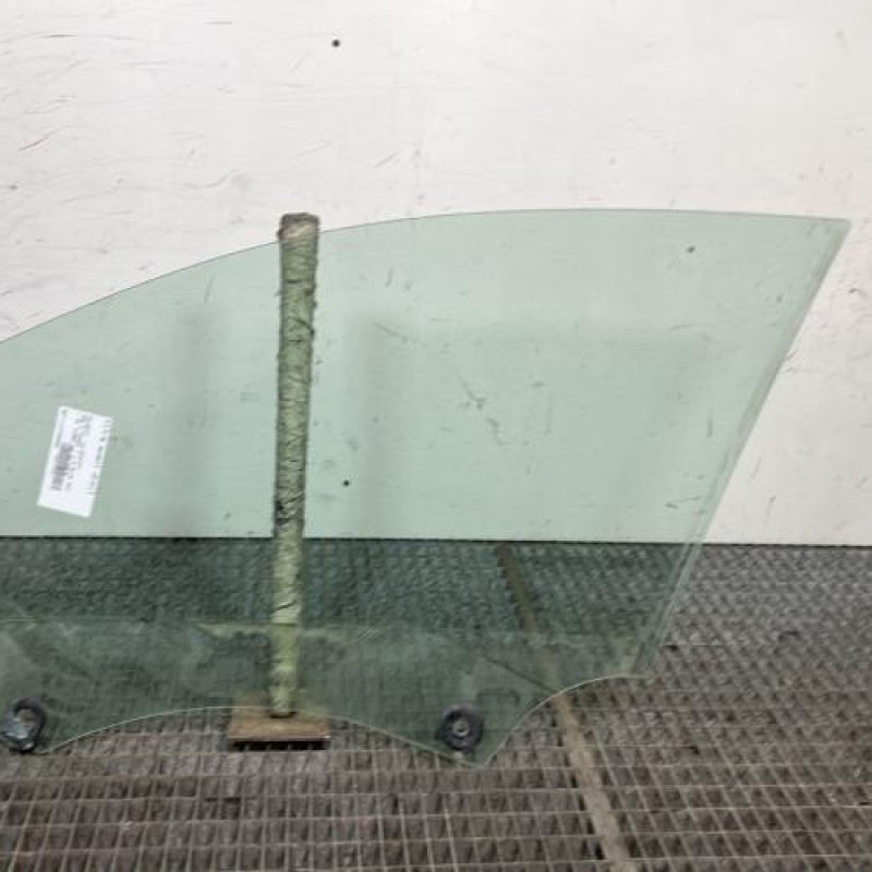 Vitre avant droit PEUGEOT 308 2 Photo n°4