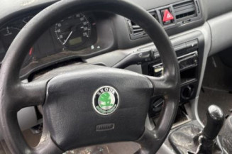 Retroviseur gauche SKODA OCTAVIA 1