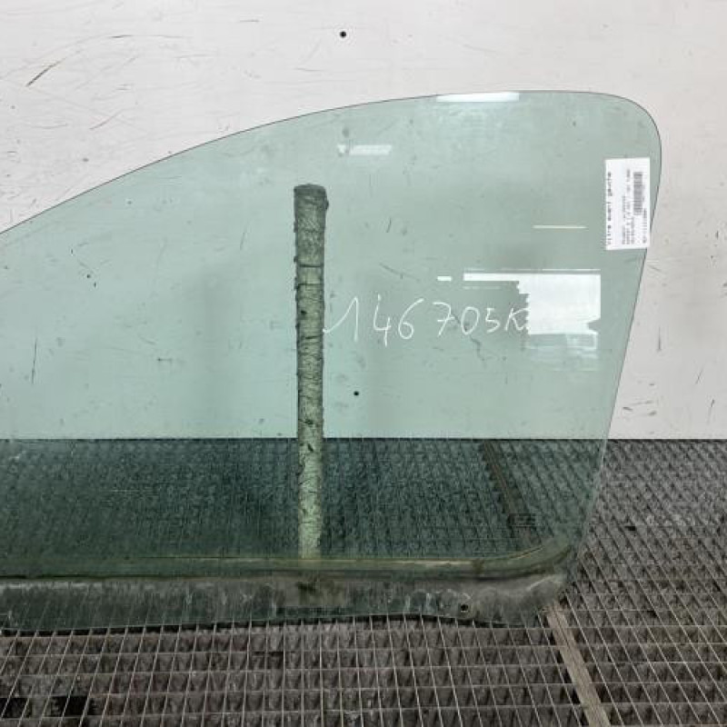 Vitre avant gauche PEUGEOT EXPERT 2 Photo n°1