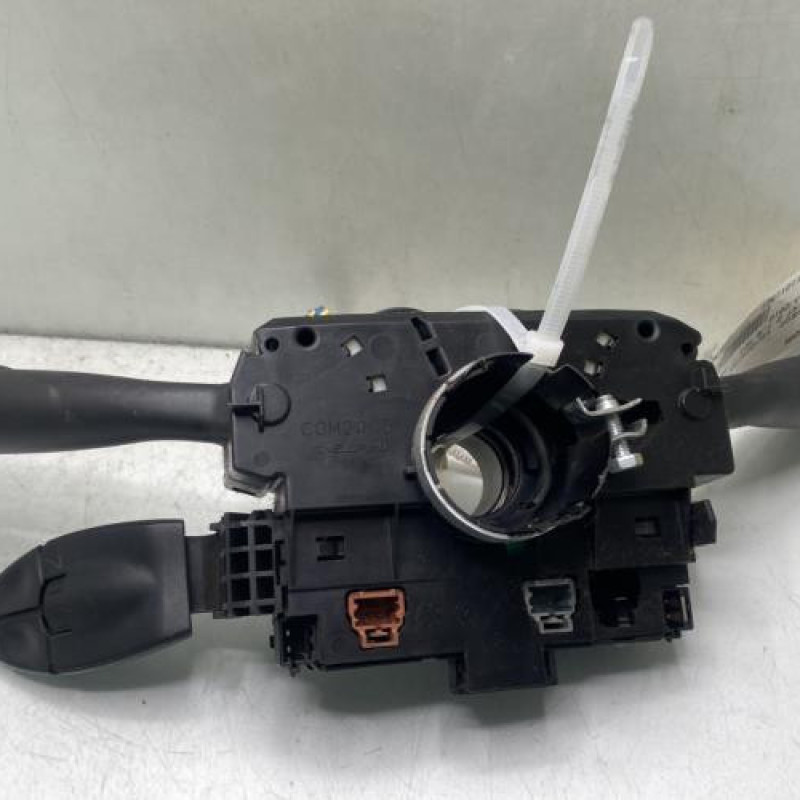 Com (Bloc Contacteur Tournant+Commodo Essuie Glace+Commodo Phare) PEUGEOT EXPERT 2 Photo n°4