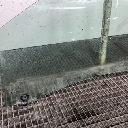 Vitre avant gauche RENAULT CLIO 3