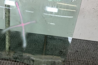 Vitre avant gauche RENAULT CLIO 3