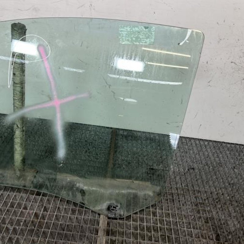 Vitre avant gauche RENAULT CLIO 3 Photo n°3