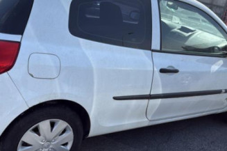 Vitre avant gauche RENAULT CLIO 3