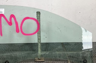 Vitre avant gauche RENAULT CLIO 3