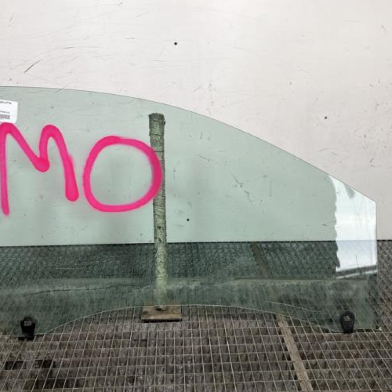 Vitre avant gauche RENAULT CLIO 3 Photo n°4