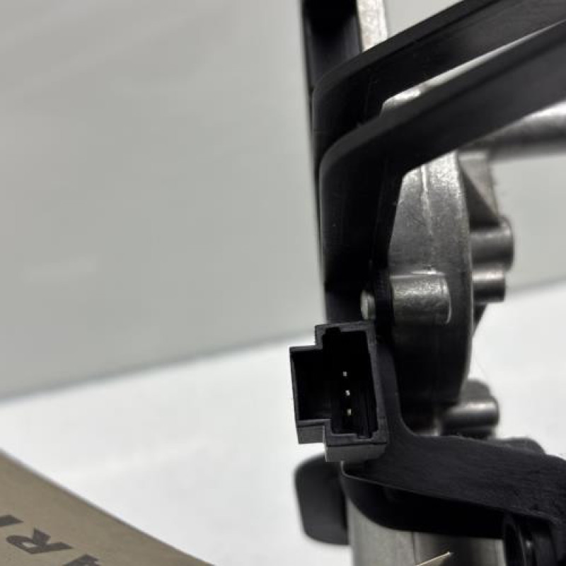 Moteur essuie glace arriere CITROEN C4 1 Photo n°4