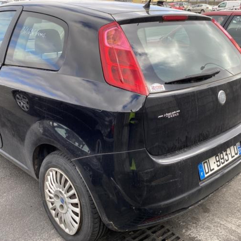 Vitre avant gauche FIAT GRANDE PUNTO Photo n°8