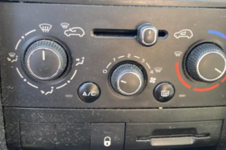 Vitre avant gauche PEUGEOT 207