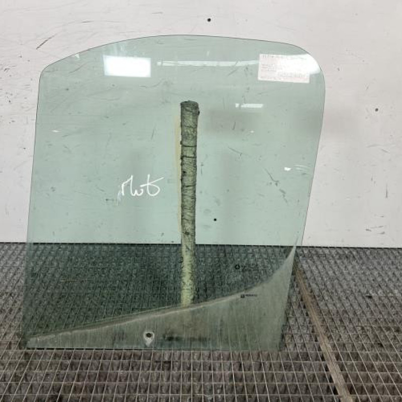 Vitre avant gauche RENAULT TRAFIC 2 Photo n°1