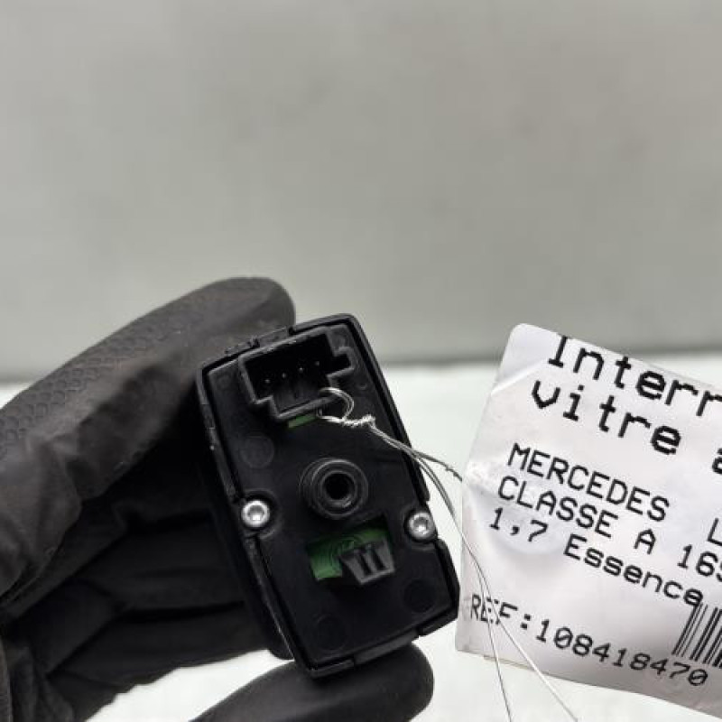 Interrupteur de leve vitre avant droit MERCEDES CLASSE A 169 Photo n°3