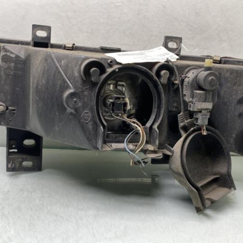 Optique avant principal droit (feux)(phare) RENAULT MASTER 2 Photo n°4