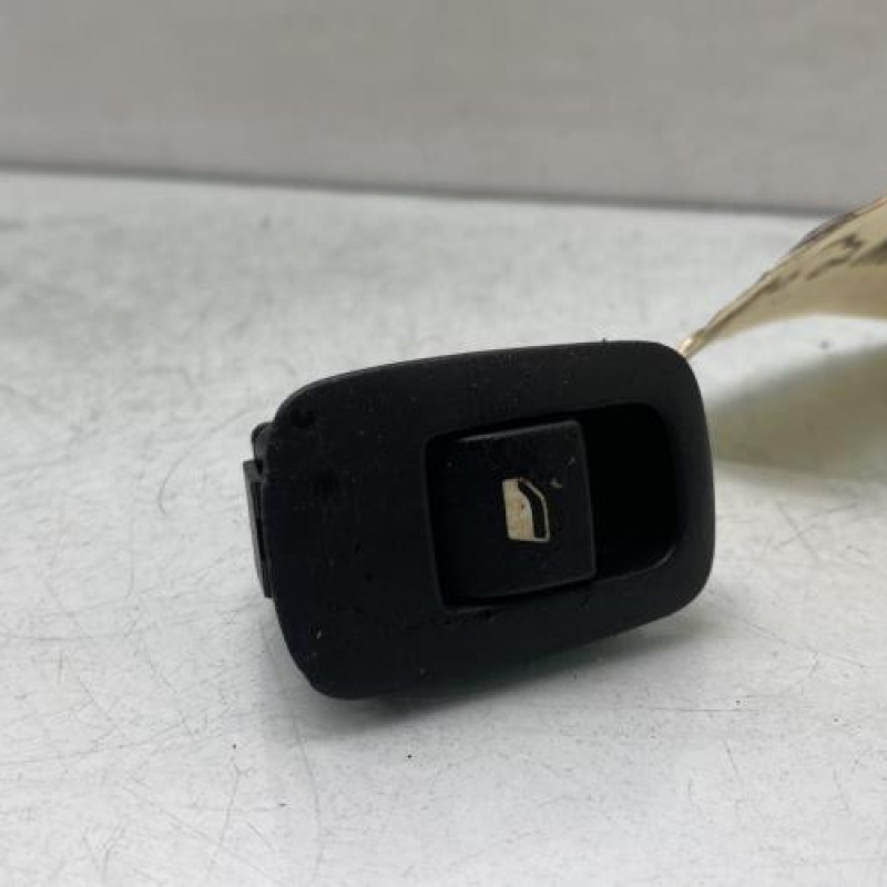 Interrupteur de leve vitre arriere droit CITROEN C4 PICASSO 1 Photo n°1