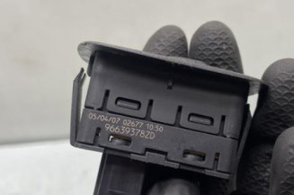 Interrupteur de leve vitre arriere droit CITROEN C4 PICASSO 1