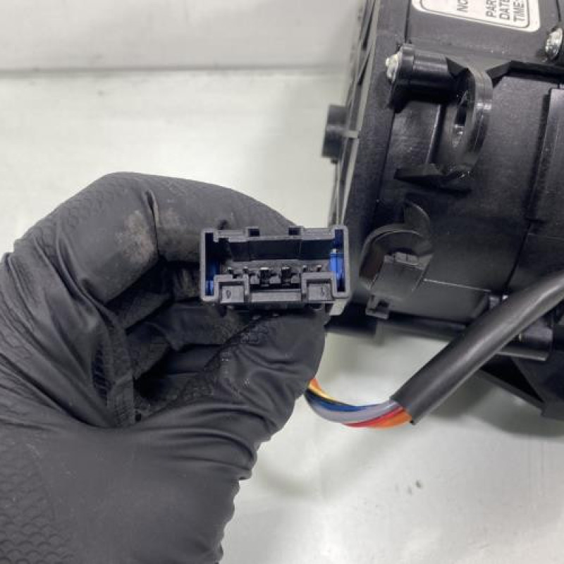 Moteur porte laterale gauche PEUGEOT 1007 Photo n°8