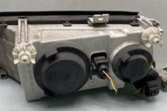 Optique avant principal droit (feux)(phare) SKODA OCTAVIA 1