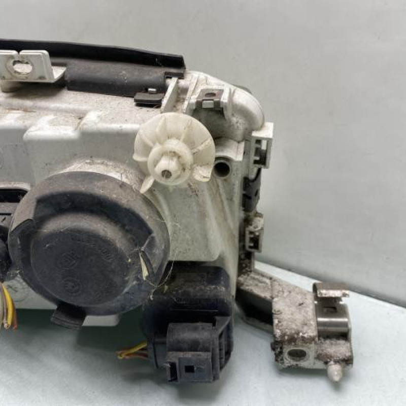 Optique avant principal droit (feux)(phare) SKODA OCTAVIA 1 Photo n°3