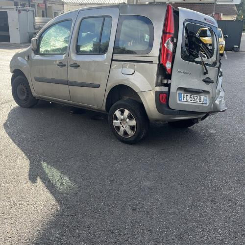 Feu arriere stop central RENAULT KANGOO 2 Photo n°8