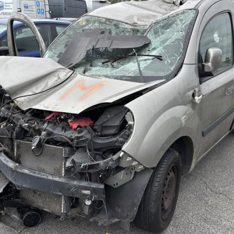 Feu arriere stop central RENAULT KANGOO 2 Photo n°17