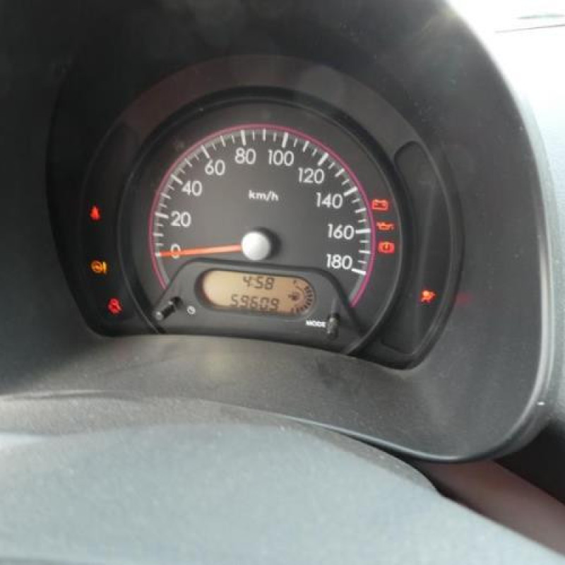 Attache ceinture arriere gauche SUZUKI ALTO 3 Photo n°10