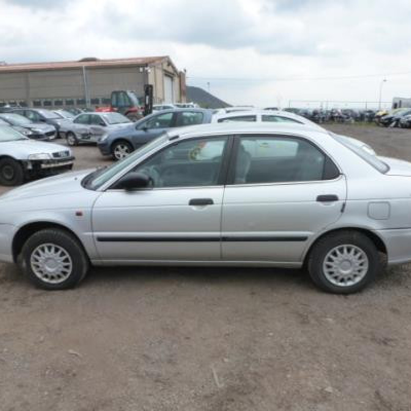 Attache ceinture avant droit SUZUKI BALENO 1 Photo n°4