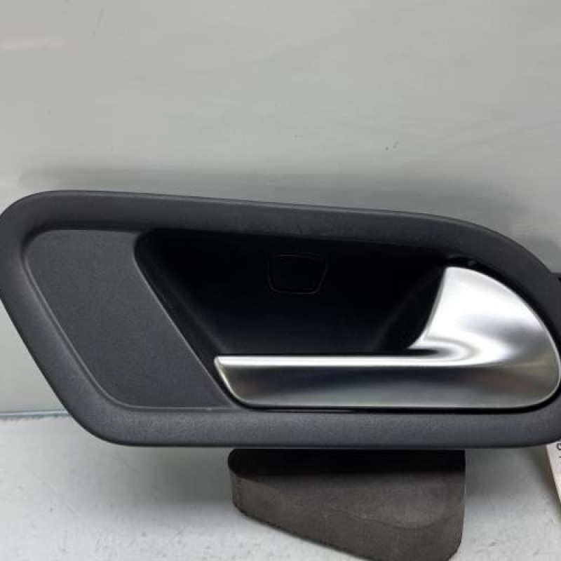 Poignee interieur avant droit VOLKSWAGEN SCIROCCO 3 Photo n°1