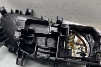 Poignee interieur avant gauche NISSAN QASHQAI 2