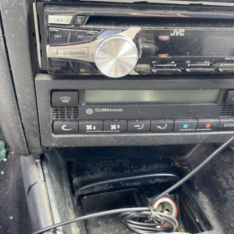 Calandre VOLKSWAGEN GOLF 4 Photo n°20