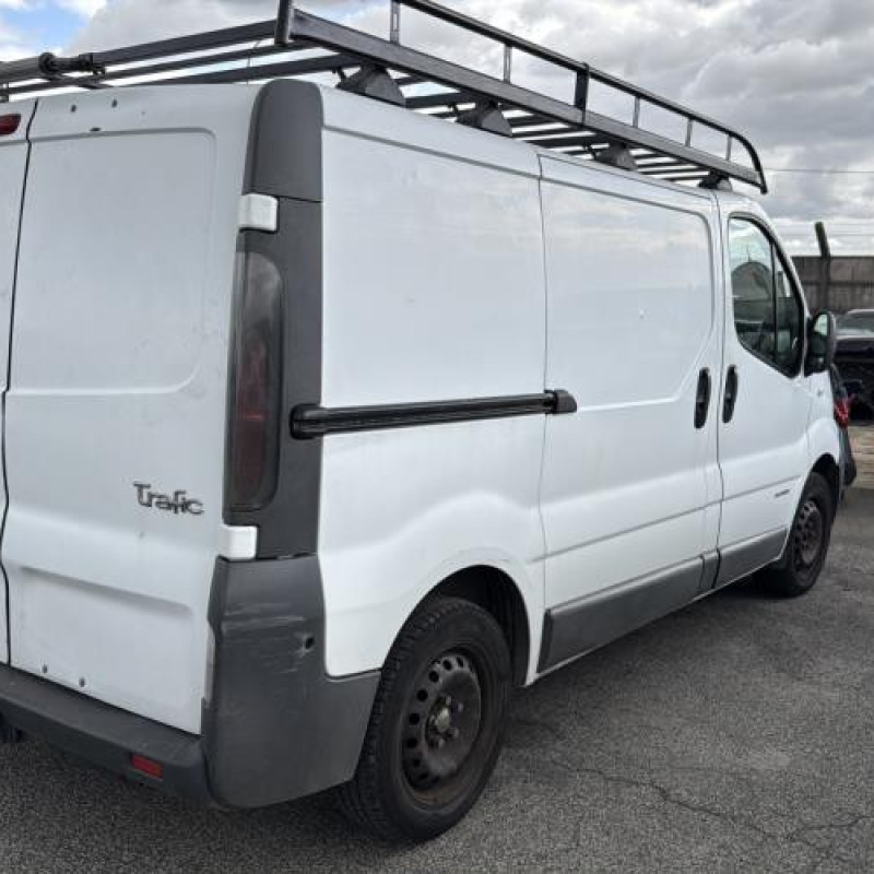 Calandre RENAULT TRAFIC 2 Photo n°7