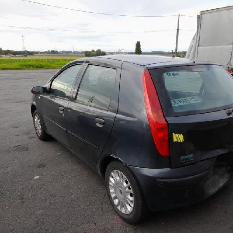 Aile avant droit FIAT PUNTO 2 Photo n°6
