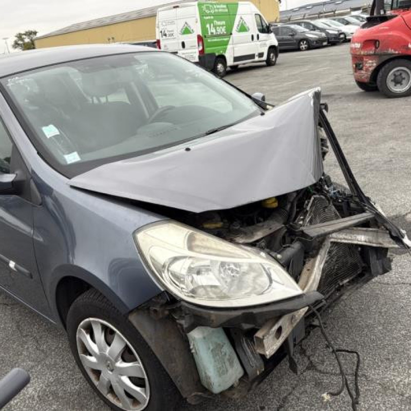 Aile avant droit RENAULT CLIO 3 Photo n°6