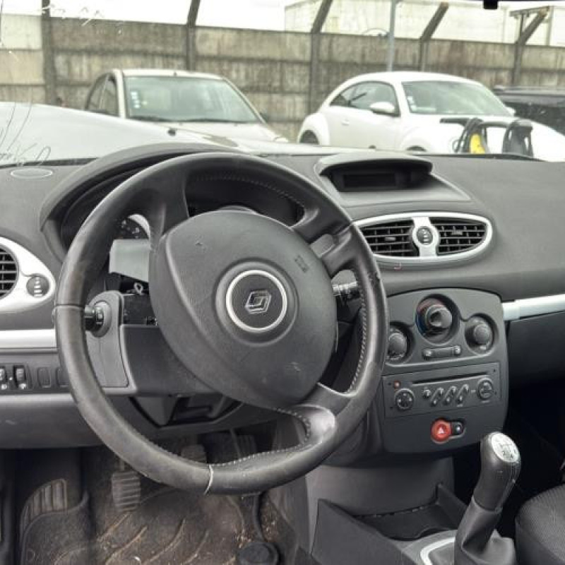 Aile avant droit RENAULT CLIO 3 Photo n°19