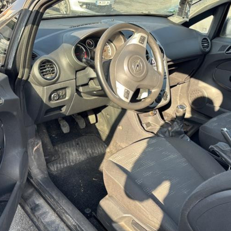 Capot OPEL CORSA D Photo n°18